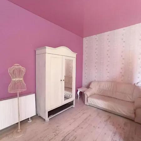 Retro House Apartment